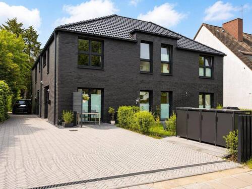 DHH mit Stellplatz - Neuwertige Doppelhaushälfte in Hamburg-Oldenfelde 