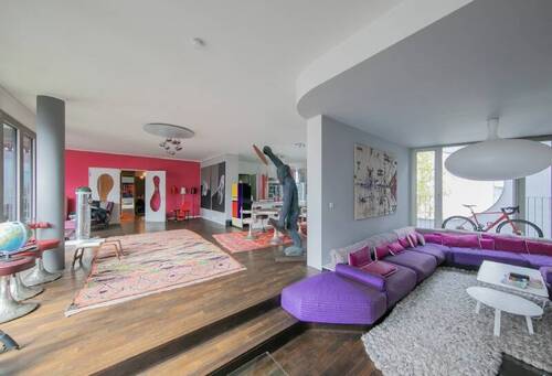 die wohnung - Bezugsfreie 6 Zi-Whg mit Kamin Balkon EBK Aufzug u. 2 Stellplätzen