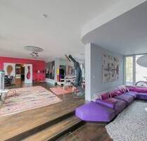 Bezugsfreie 6 Zi-Whg mit Kamin Balkon EBK Aufzug u. 2 Stellplätzen - Berlin Mitte