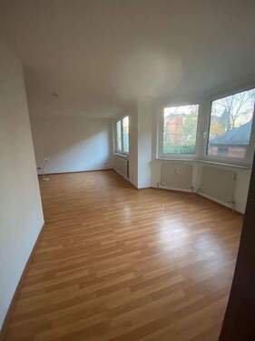 Wohnzimmer - 2 Zimmer Etagenwohnung zur Miete in Fürth
