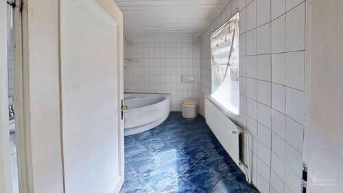 Reihenmittelhaus-Stendal-Bathroom-Defurnished.jpg - 