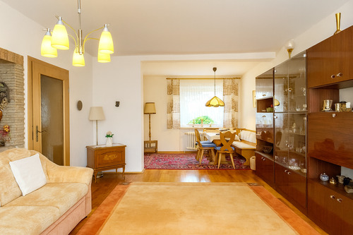 Wohnzimmer - 4 Zimmer Doppelhaushälfte zum Kaufen in Weißenfels