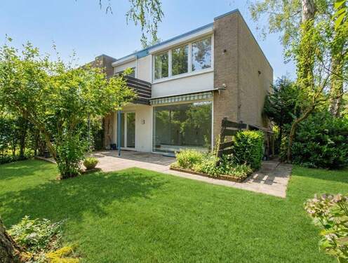 Rückansicht (saisonale Anpassung durch KI) - 3 Zimmer Reihenendhaus zum Kaufen in Norderstedt