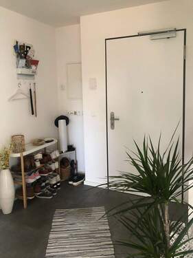 weiße Türen - 2 Zimmer Terrassenwohnung zur Miete in Wolfratshausen