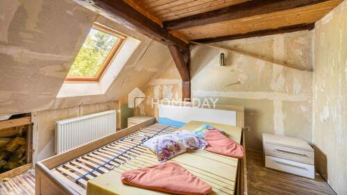 1. OG Schlafzimmer 1 - 