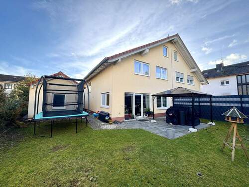 Außenansicht Garten - 6 Zimmer Doppelhaushälfte zum Kaufen in Kaiserslautern