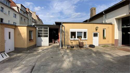 Hof - Halle in Neuruppin zum Kaufen