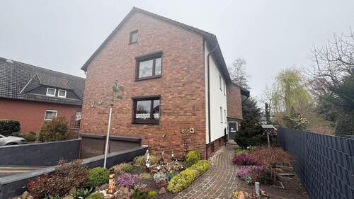 Weg zum Eingang - 31515 Großenheidorn - Sehr gepflegtes Dreifamilienhaus in ruhiger Lage nahe Steinhuder Meer