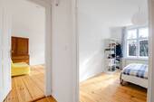 Sichtachse Schlafzimmer/ Wohnzimmer - 2 Zimmer Etagenwohnung zum Kaufen in Berlin