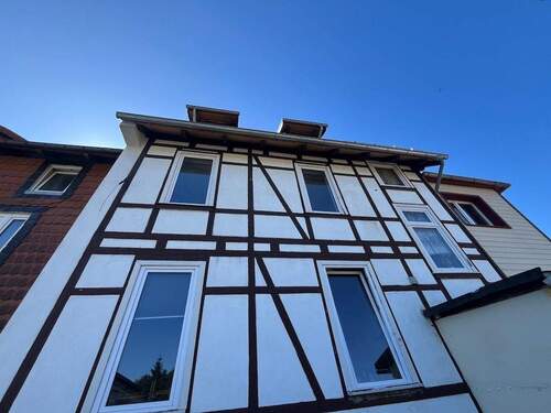 004020156800_302_350_02102025030243112 - 