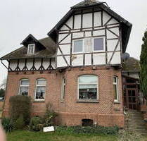 Einfamilienhaus mit Vollkeller , Nebengebäude mit Einliegerwohnung und Abstellräume. - Wittingen Wunderbüttel