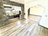 In Ihrem Esszimmer gen Küche & Wohnzimmer - 