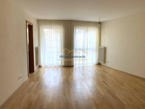 Wohnzimmer - 2 Zimmer Etagenwohnung zum Kaufen in Breisach am Rhein