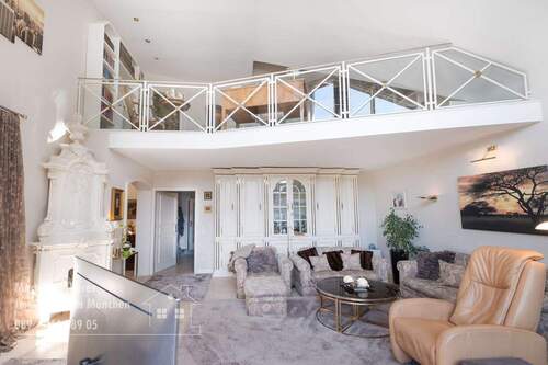 Blick Galerie - 7 Zimmer Etagenwohnung zum Kaufen in München