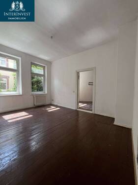 Wohnzimmer - Urban wohnen oder clever investieren - 2-Zimmer-Wohnung in zentraler Lage von Magdeburg