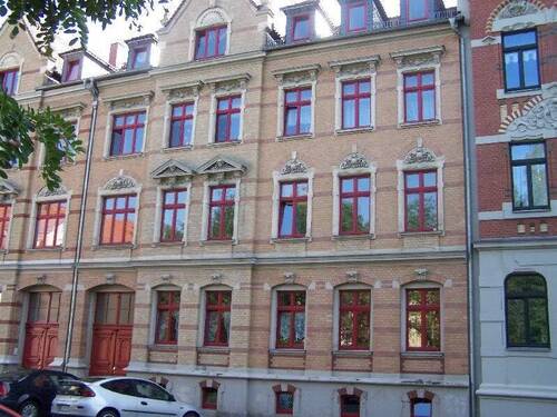 Hausansicht - Schöne 2-Raum Wohnung im Dachgeschoss
