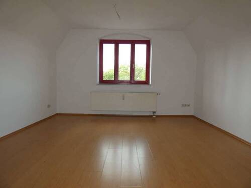 Wohnzimmer - 2 Zimmer Etagenwohnung zur Miete in Zwickau-Nordvorstadt