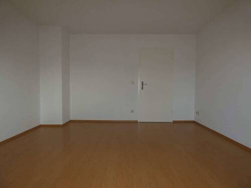 Wohnzimmer - 2 Zimmer Etagenwohnung in Zwickau-Nordvorstadt