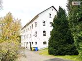 Hausansicht - Gemütliche Dachgeschosswohnung in ländlicher Lage - ParkplatzGarage - Elterlein OT Schwarzbach