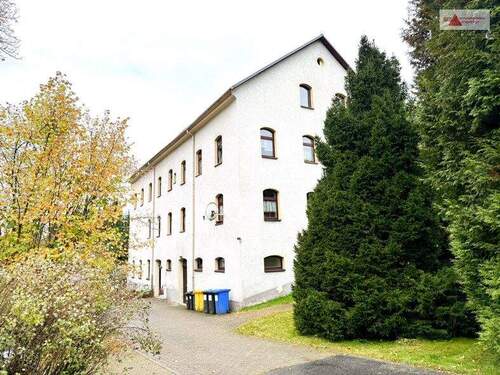 Hausansicht - Gemütliche Dachgeschosswohnung in ländlicher Lage - ParkplatzGarage - Elterlein OT Schwarzbach