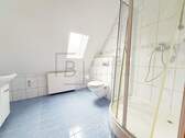 Badezimmer mit Dusche - 
