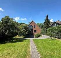 Rarität: Architektenhaus mit Einliegerwohnung und Tiefgarage auf großem Grundstück in Haselau