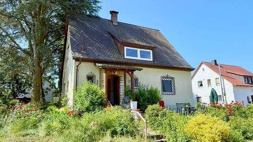 Hausansicht - Gemütliches kleines Haus nahe des Ludwig-Donau-Main-Kanals in Worzeldforf