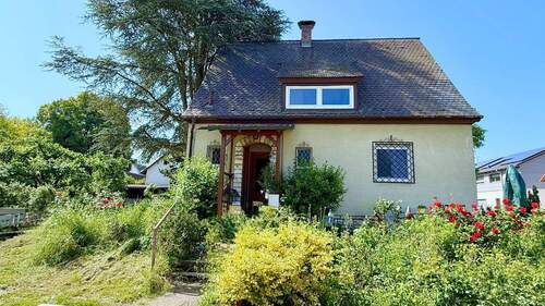 Hausansicht - 4 Zimmer Einfamilienhaus zum Kaufen in Nürnberg