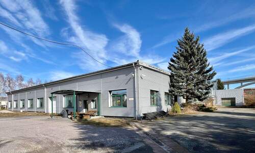 15226-kurz - Produktionshalle mit Wohnhaus und Grundstück