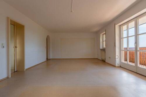 Wohn-Essbereich (2) - 3 Zimmer Etagenwohnung in Salzweg