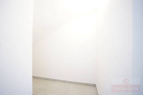 Abstellraum-Treppe - 