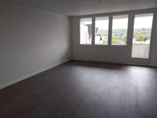 Wohnzimmer mit Loggia - Etagenwohnung mit 75,10 m&sup2; in Reinbek zur Miete