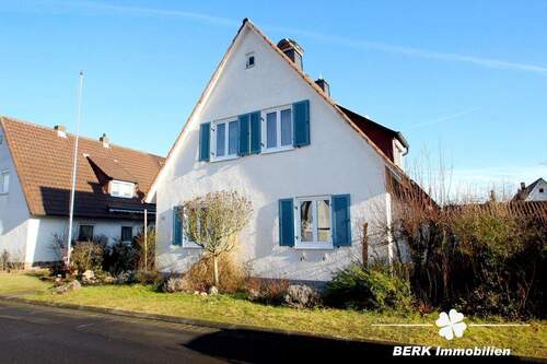 Bild 1 - BERK Immobilien - Platz für mehr: Charmantes Haus mit zusätzlicher Bebauungsmöglichkeit