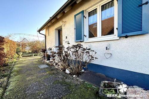 Ansicht Haustür - 5 Zimmer Einfamilienhaus zum Kaufen in Stockstadt am Main