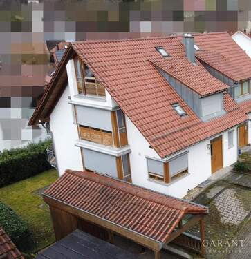 seitliche Draufsicht - *** Modernes Doppelhaus - Baujahr 2000 - in ruhiger Randlage ***