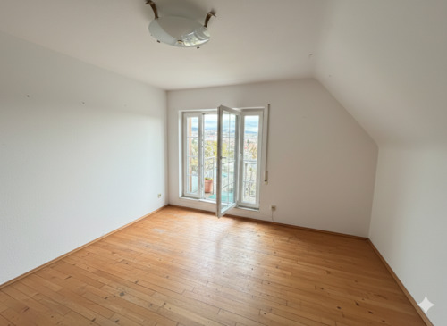 Wohnzimmer OG Blick nach Süden zur Terrasse - 