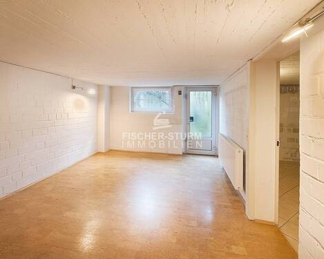 Hobbyraum mit Außentreppe - 