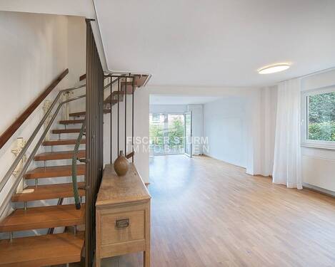 Treppe zum Obergeschoss - 