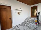 Eingangsbereich Haus und Nebengebäude - 