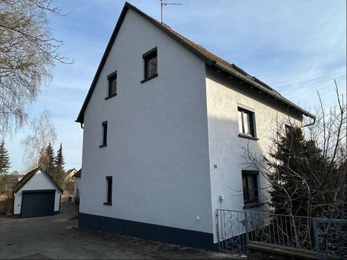Ansicht Südwesten - 8 Zimmer Einfamilienhaus zum Kaufen in Dürrwangen