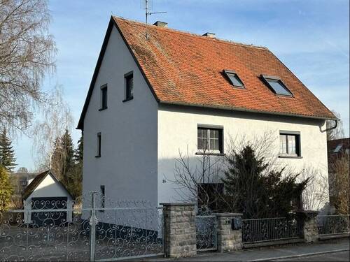 Ansicht Süden - 8 Zimmer Einfamilienhaus in Dürrwangen