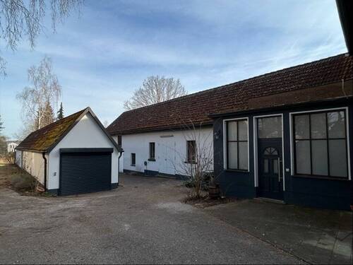 Garagen und Anbau - 