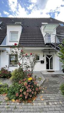 Bild 1 - Reiheneckhaus mir Einliegerwohnung in Rheinberg Zentrum