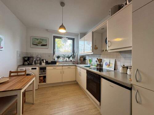 Sehr gepflegte und helle EBK - 2 Zimmer Etagenwohnung in Pinneberg