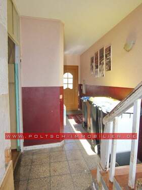 Hausflur - 4 Zimmer Einfamilienhaus zum Kaufen in Weida