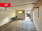Garage mit Zugang in den Garten - 