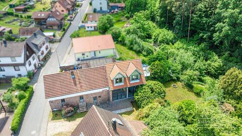 Luftbild - Haus und Garten - 