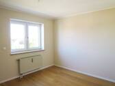 Schlafzimmer 2-1.jpg - Etagenwohnung mit 55,00 m&sup2; in Petersaurach zur Miete