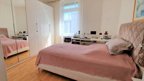 Schlafzimmer - 4 Zimmer Etagenwohnung zum Kaufen in Mannheim