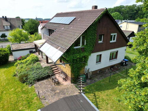 Bild 3 - 8 Zimmer Mehrfamilienhaus, Wohnhaus in Usingen